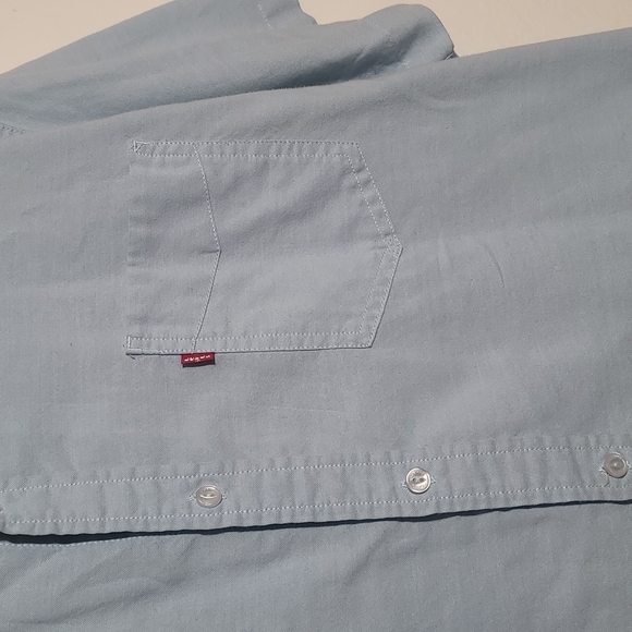 Levi's Men Button Down Shirt Light Blue XL GUC - Picture 2 of 4